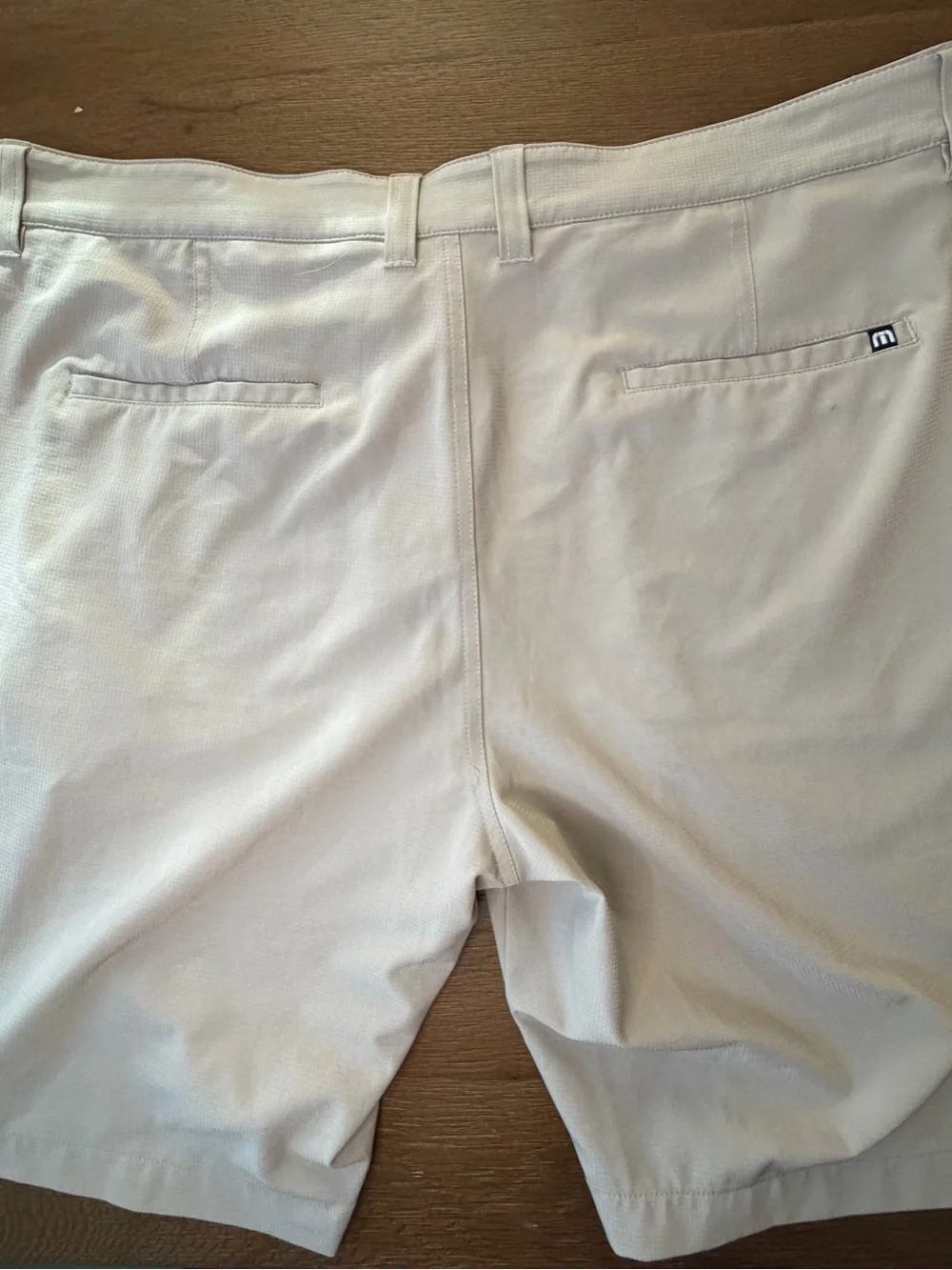 TravisMathew Men’s 40 Khaki Golf Shorts 20” Inseam Beige Performance